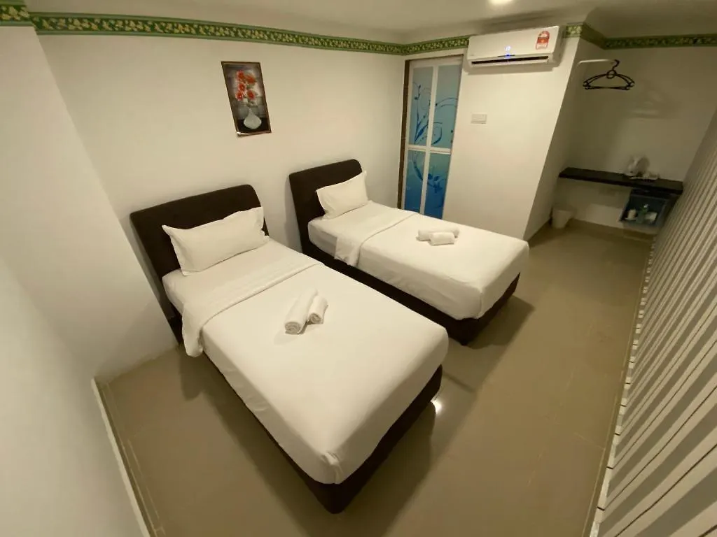 Shobi Hotel By Zuzu Johor 3*,